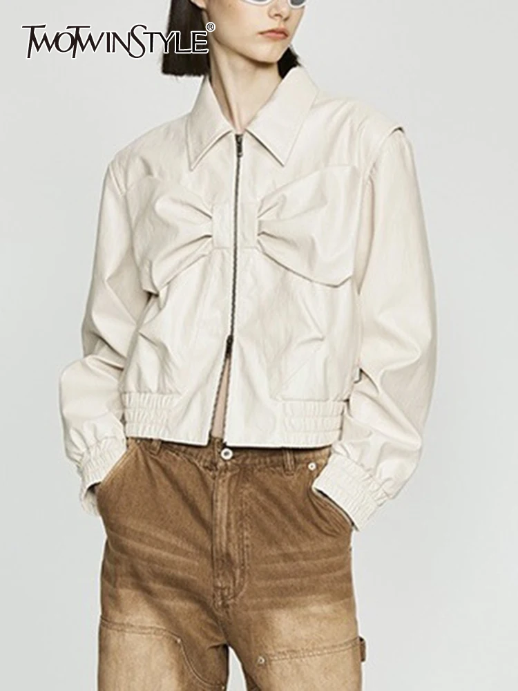 

Женская кожаная куртка TWOTWINSTYLE, однотонная повседневная куртка составного кроя с бантом, отложным воротником и длинными рукавами, на молнии