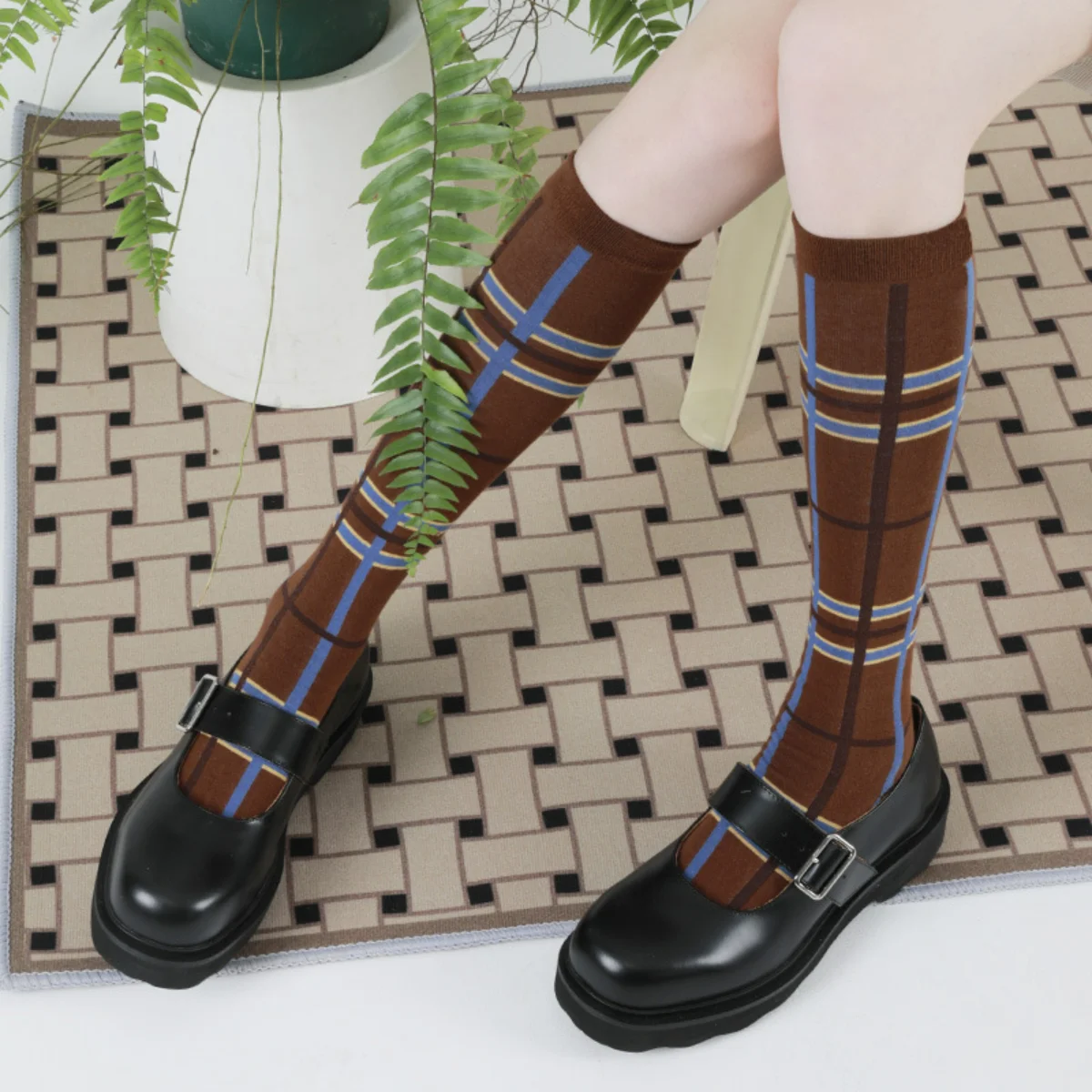

DAMAHOOV Original British Fashion Vintage Plaid College Style Warm Calf Knee Length Cotton Long Tube Asymmetric Socks Female