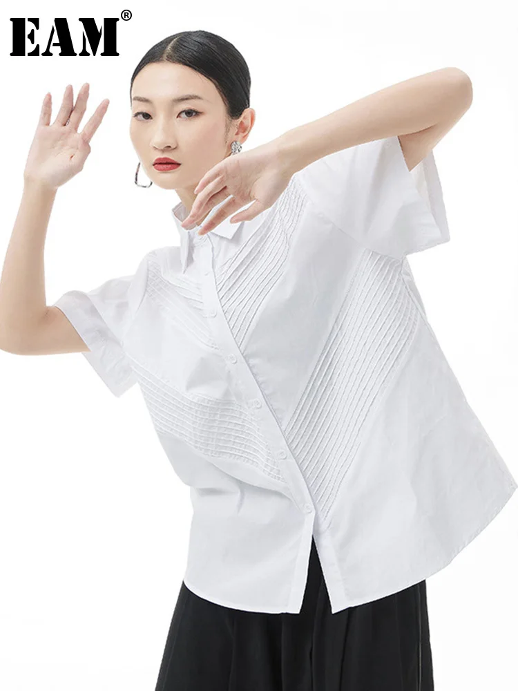 

[EAM] Women White Pleated Big Size Casual Blouse New Lapel Short Sleeve Loose Fit Shirt Fashion Tide Spring Summer 2023 1DE7689