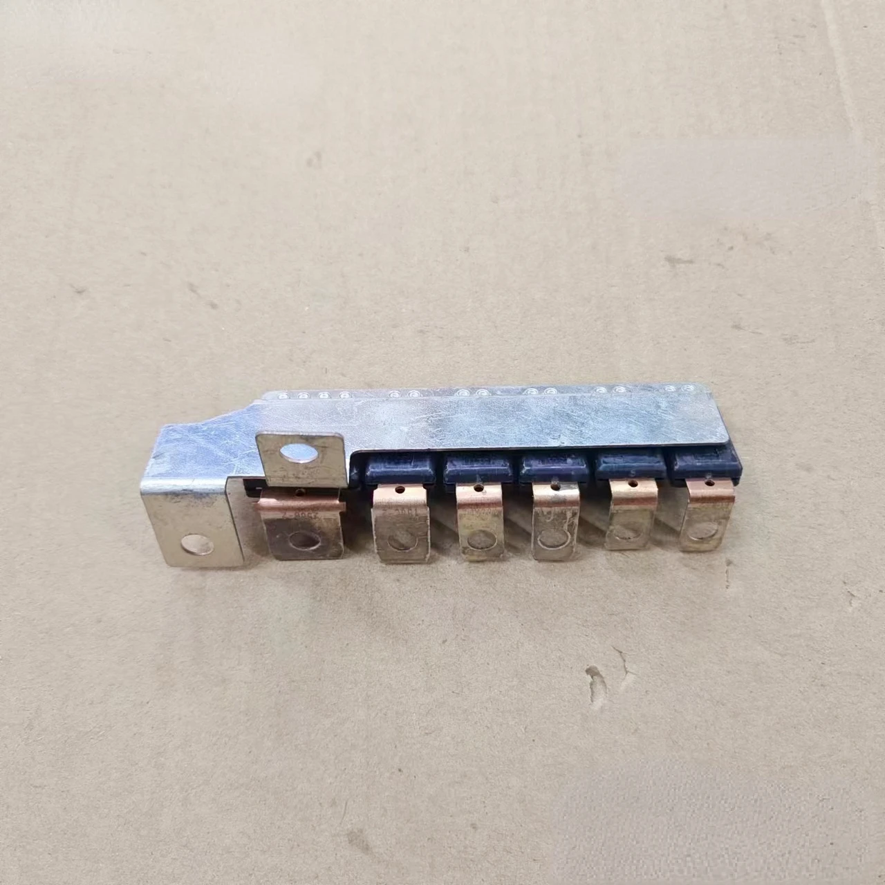 Блок предохранителей для борурда BX3/BX5/BX6/BX7/BX7 TS/BXi7