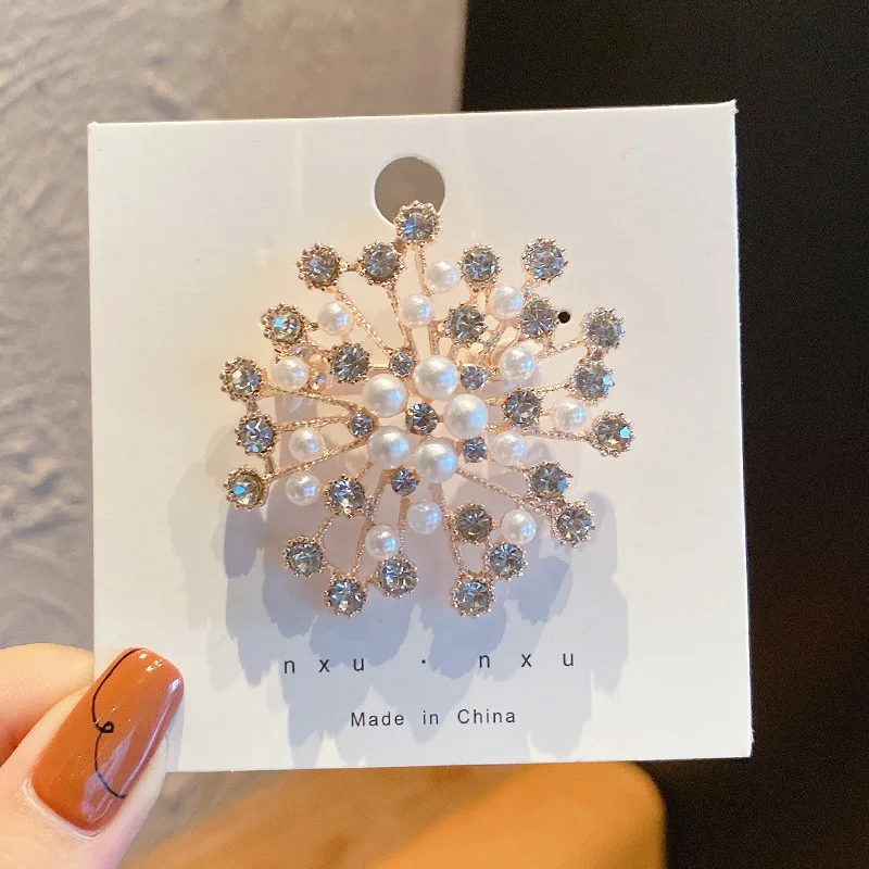 

Cute Pearl Flower Rhinestones Brooch for Women Female Fixed Clothes Accessories Anti-light Buckle Pins Trendy Exquisite Jewelry