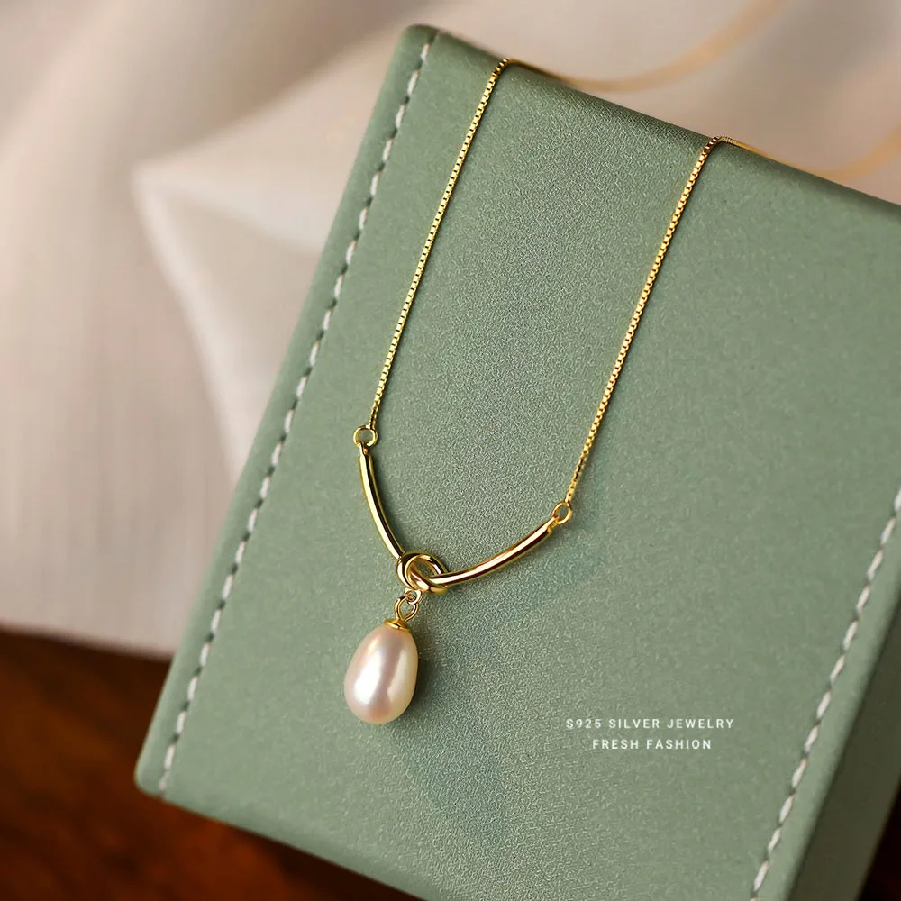 

S925 Sterling Silver Knot Freshwater Pearl Necklace Light Luxury Niche ins Wind Senior Sense Clavicle Chain Women's Fine Jewelry