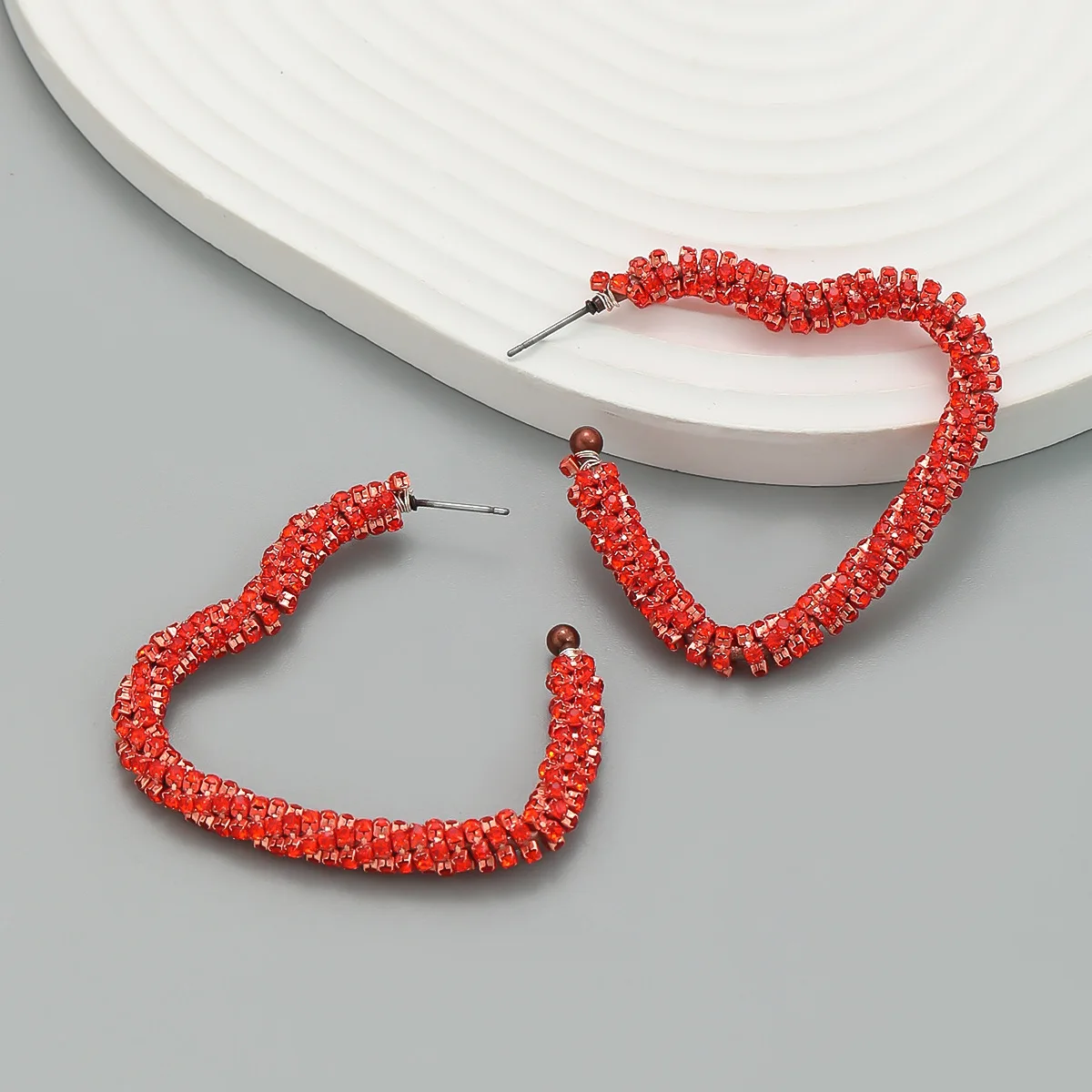 2023 Trendy New Exquisite Luxury Full Rhinestone Heart-shaped Hoop Earrings for Women Fashion Banquet Party Jewelry Brincos Gift