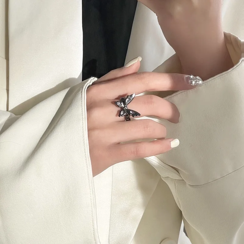 

2023 New Dark Style Black Butterfly Shape Ring Sweet Cool Spice Ring Ins Purple Diamond Chain Opening Finger Ring for Women