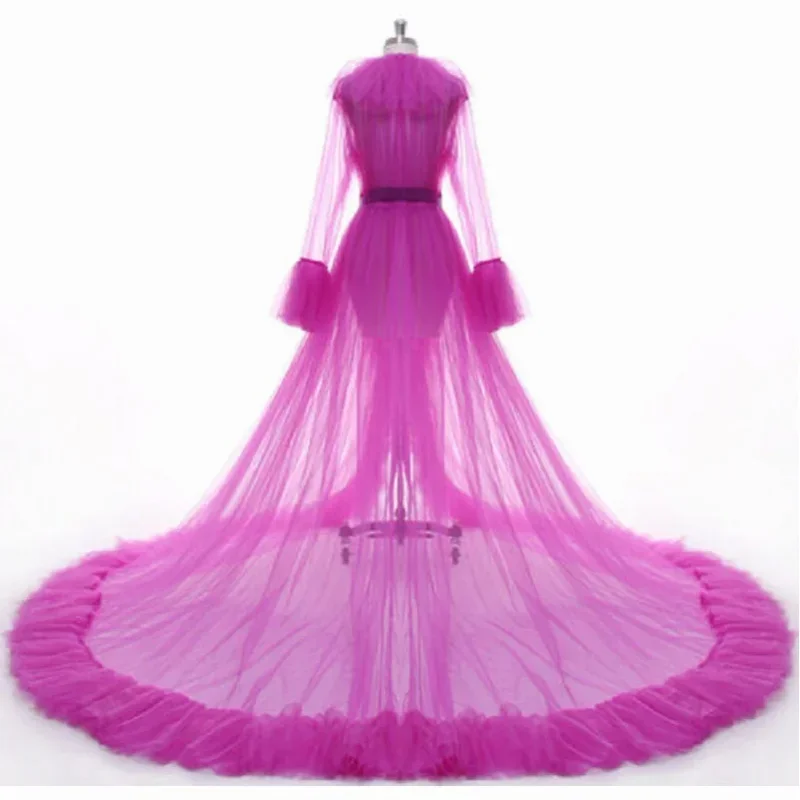 Женское полупрозрачное свадебное платье фатиновое невесты с пушистыми краями и