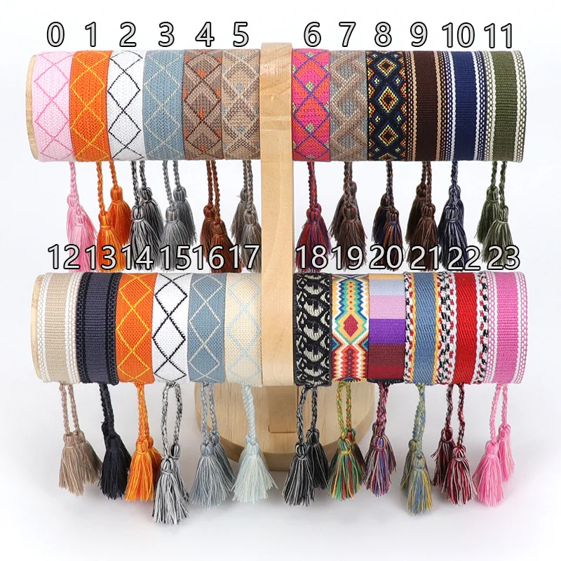 

Женский плетеный браслет с кисточками, с ручной вышивкой, 150 цветов