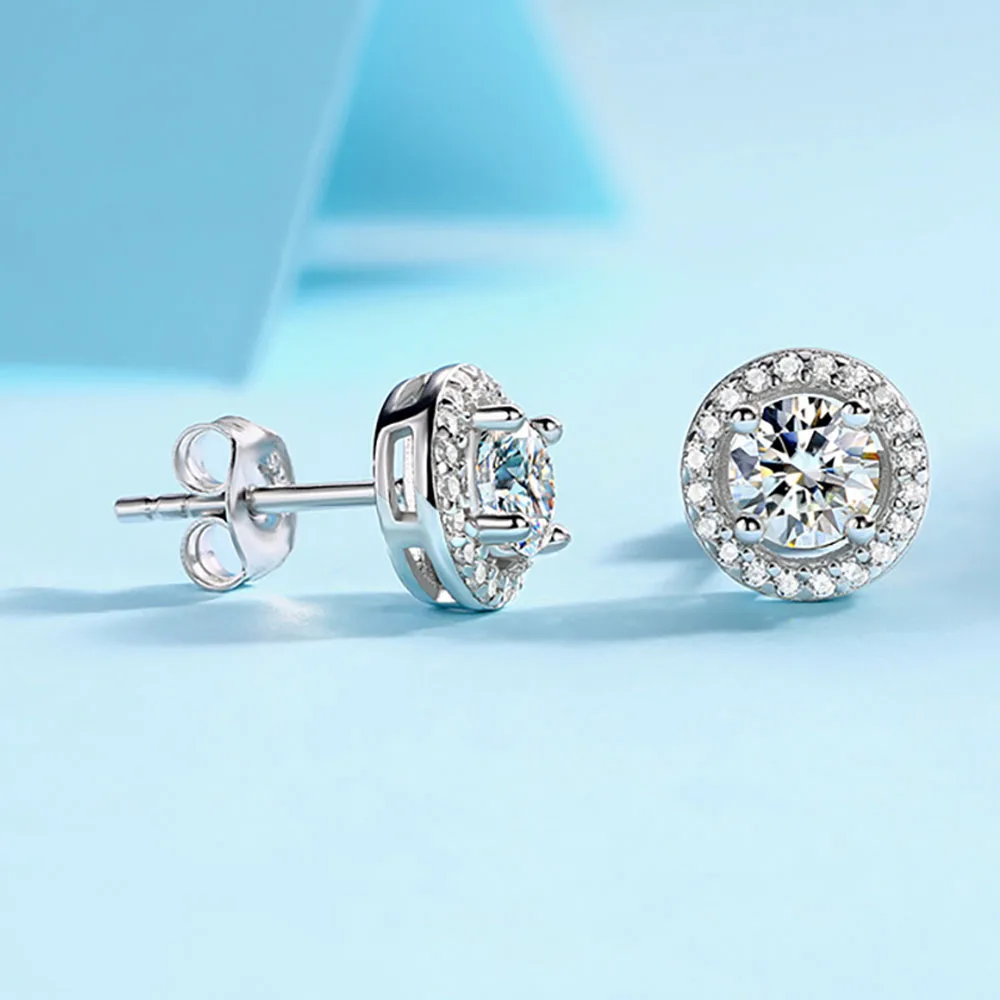 Serenity Four Claw 1 Carat a Pair D Color Moissanite Earrings Round Cut Brilliant Stud S925 Sterling Silver Plate Pt950 Jewelry