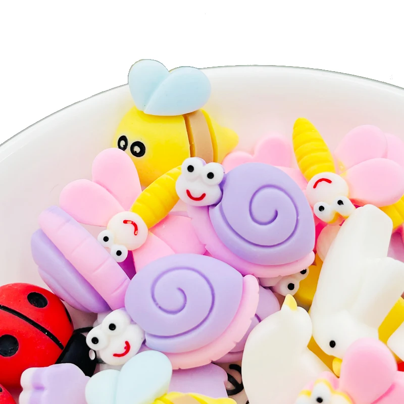 

10 Pcs New Mini Kawaii Lovely Cartoon Beetle, Bee, Snail Resin Flat Back Scrapbook Diy Party Hairpin Accessories Decorate Craft
