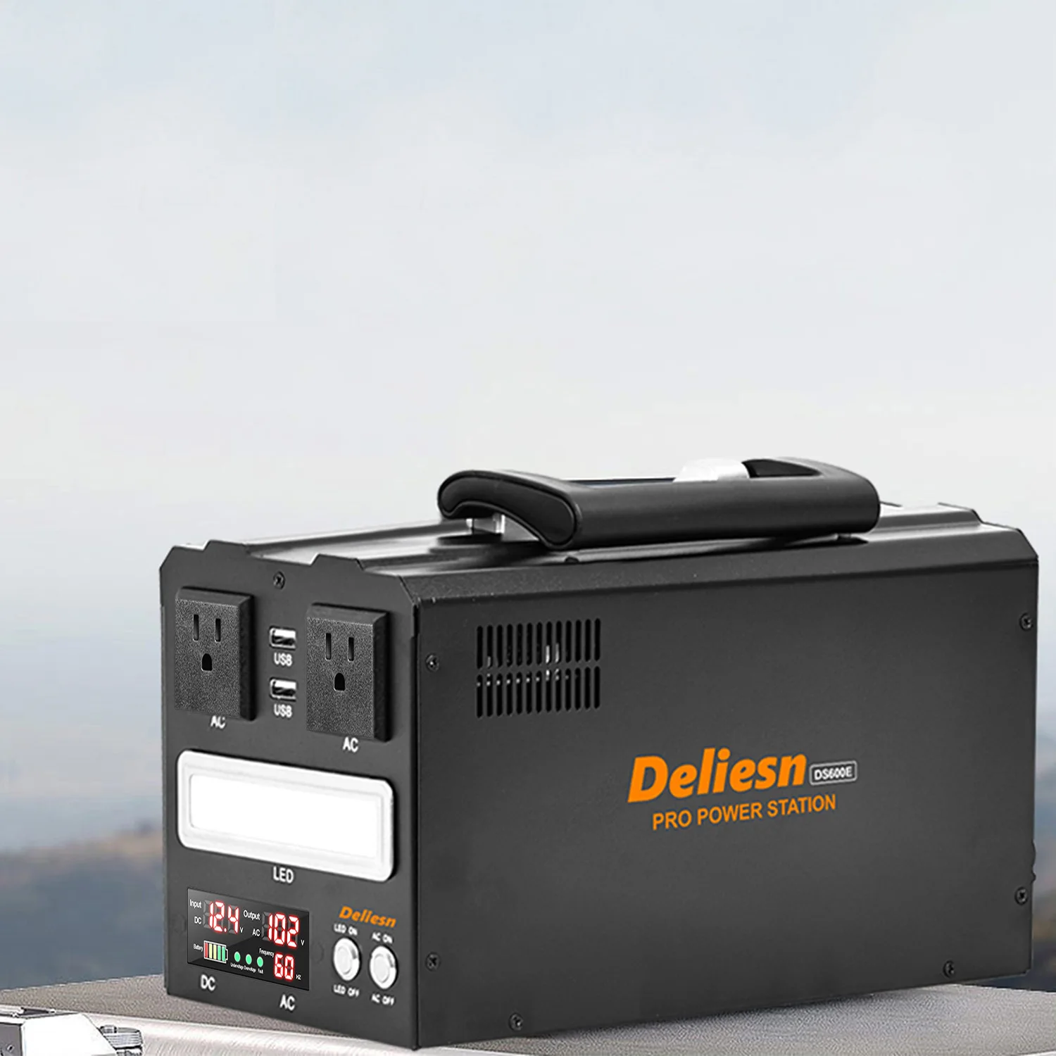 

600W Portable Solar Generator With 110V/220V AC/DC/USB Ports