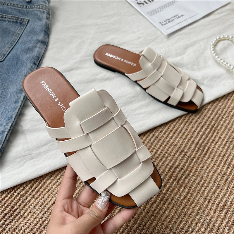 

2022 New Summer White Women Design Narrow Band Slippers Sandals Square Sole Woman Mules Slides Shoes Baotou Shoes for Women