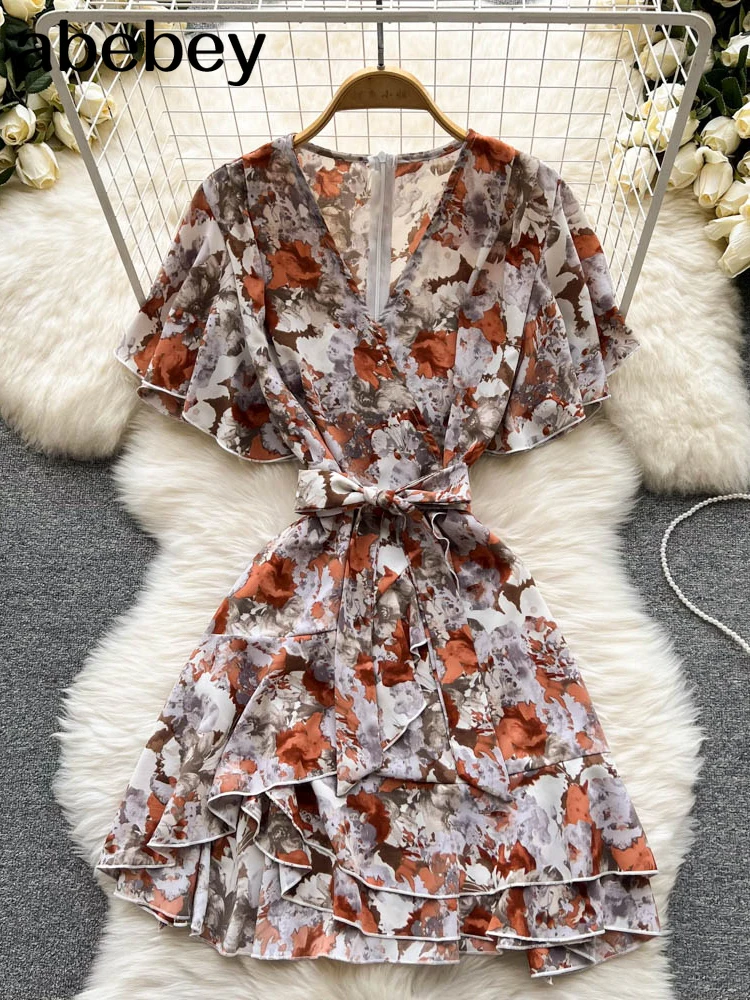 

Женское летнее платье-трапеция с V-образным вырезом