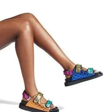 Новинка 2024 года босоножки с пересекающимися границами в европейском и