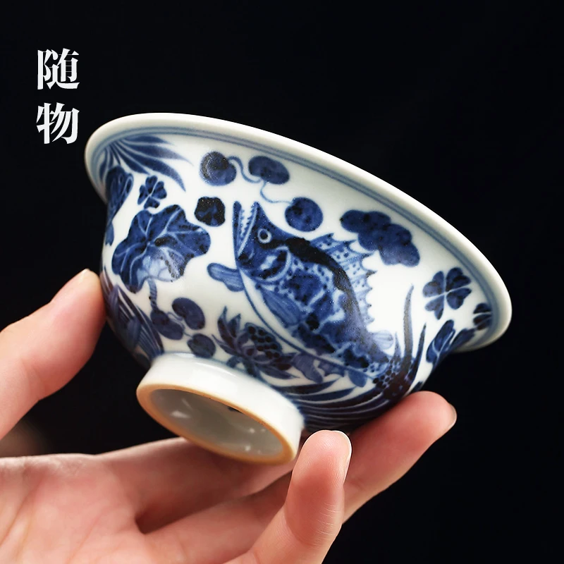 

Имитация династии юаней сине-белый фарфор мастер Цзиндэчжэнь Высококачественная ручная чашка с прессом чайная чаша