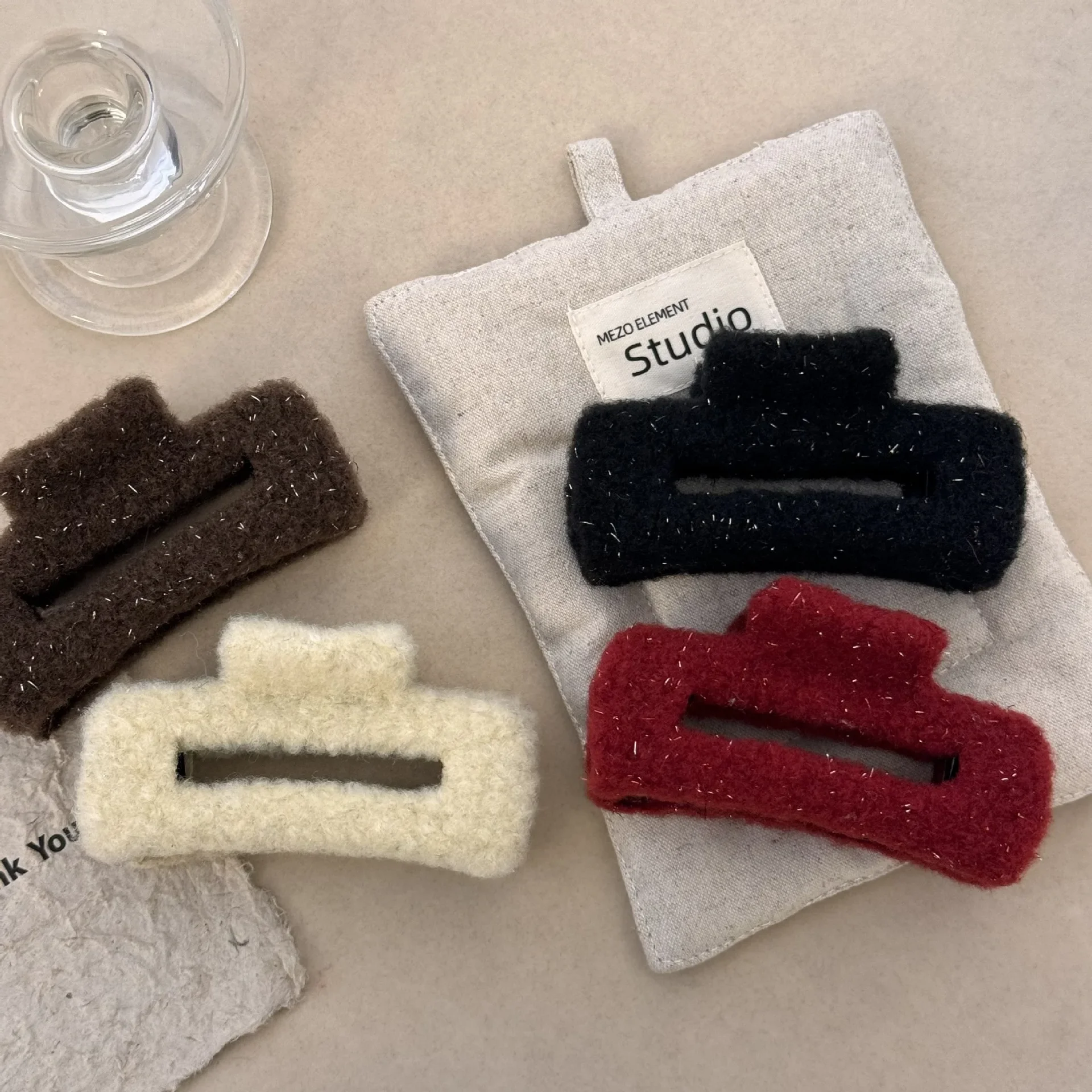 Заколка для волос аксессуары женщин и девочек заколка с пушистым крабом