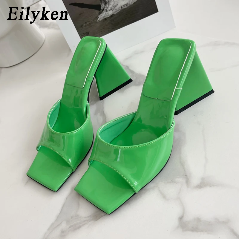 

Eilyken/Новинка 2022 года; Модные женские шлепанцы из лакированной кожи с квадратным носком; Летние женские шлепанцы на толстом каблуке с треугол...
