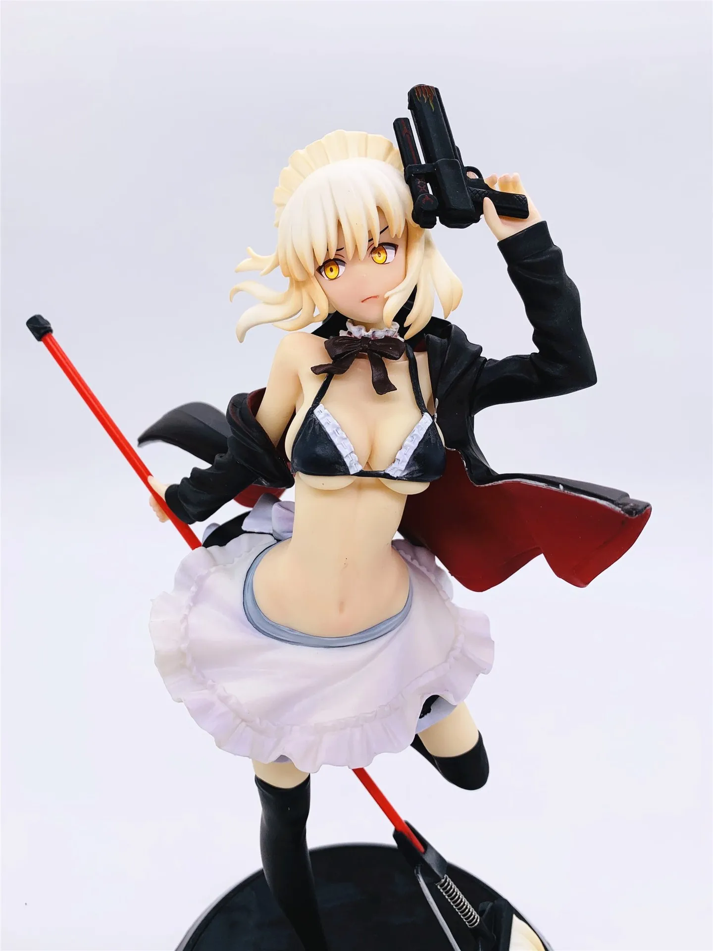 

Maid Seba Fate night sweeper saber takes a gun Seba does it