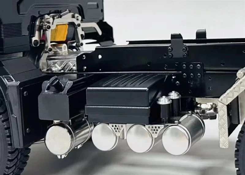 Имитация металлического черного аккумуляторного ящика для радиоуправляемого