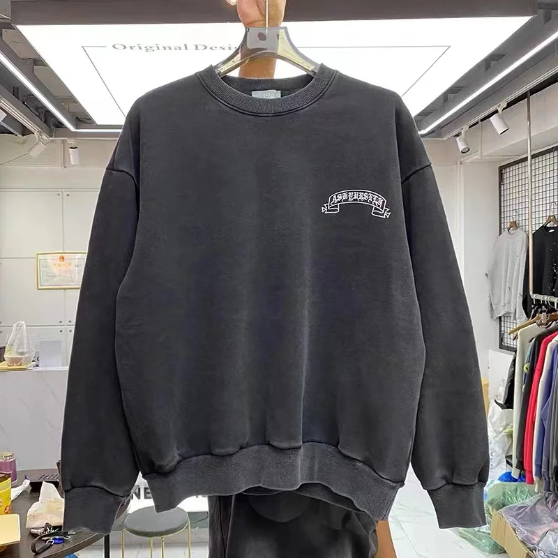 

Simple Sanskrit printed round collar sweater