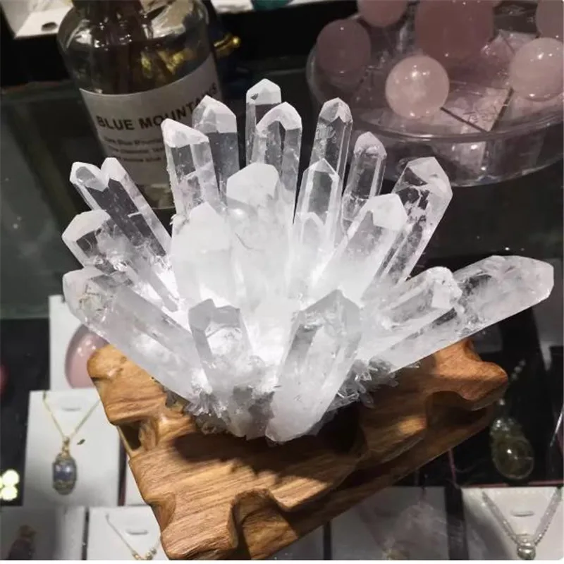 

Натуральный белый фантомный кристалл кварца кластер 500г WEI HONG