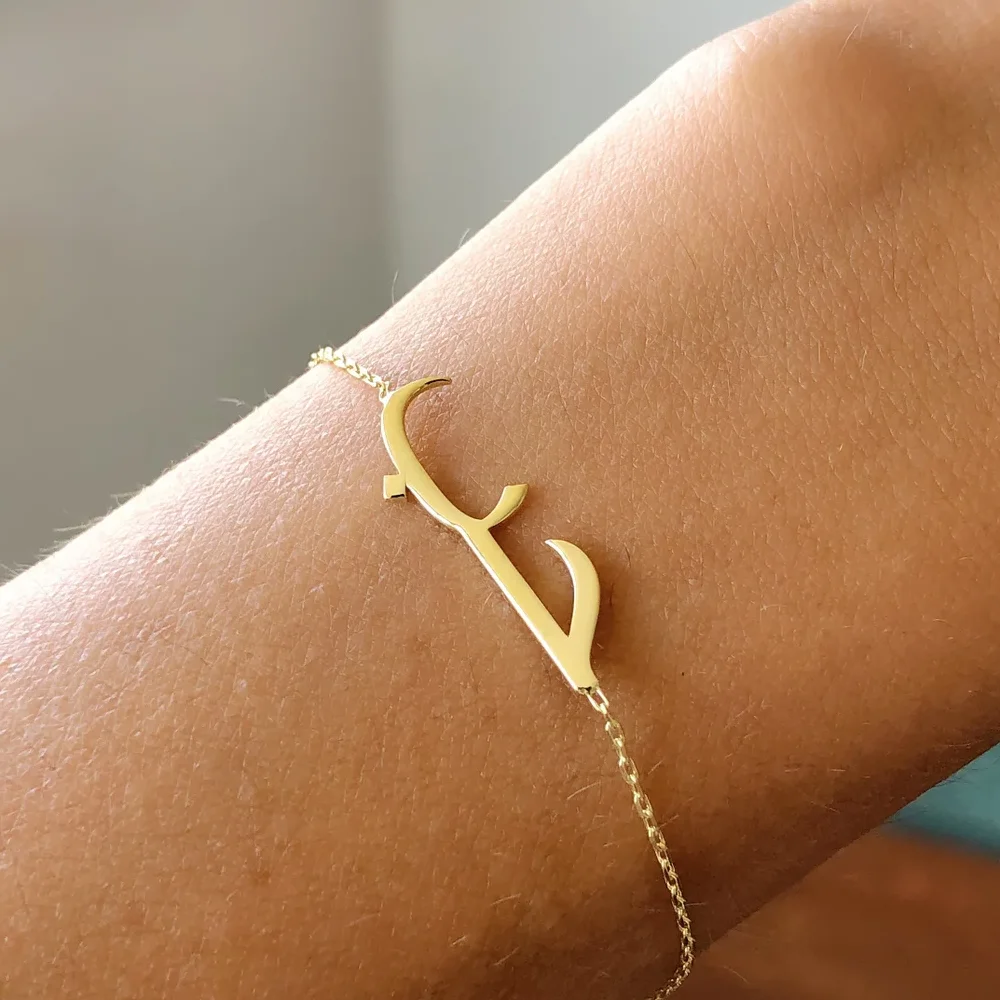 

Custom Arabic Name Bracelet Personalized Stainless Steel Bracelet Nameplate Gold Pendant Bracelet for Women Jewelry Gifts