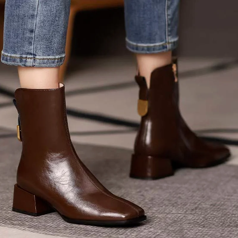 

Женские короткие сапоги для верховой езды из искусственной кожи на толстом каблуке с острым носком, модель 2021 года, осенняя модная женская п...