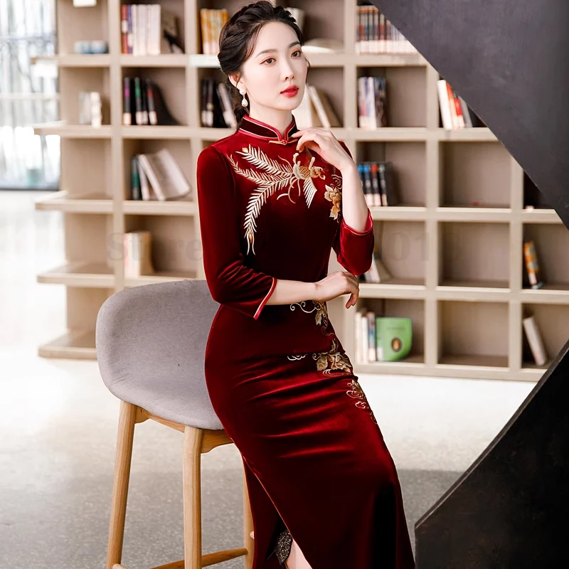 Осень-зима бархатное платье Cheongsam винтажное Ципао с цветочной вышивкой 2024