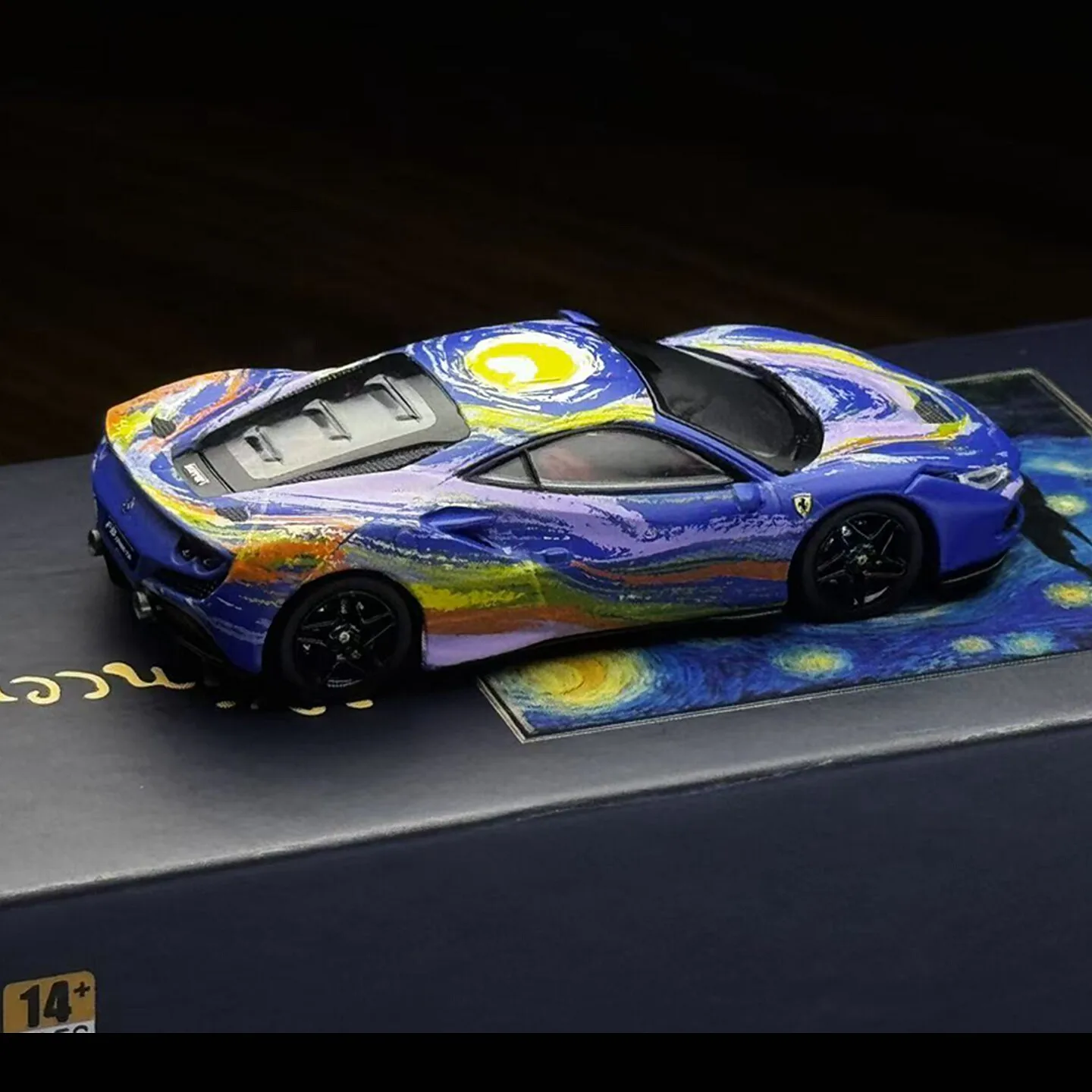 В наличии 1:64 миниатюрная модель автомобиля Karium F8 Tributo Van Gogh из литого под давлением сплава, украшение для взрослых, игрушка для мальчиков, подарок на день рождения для детей. (art.: 3920dbf7a4bb3) - 3920dbf7a4bb3