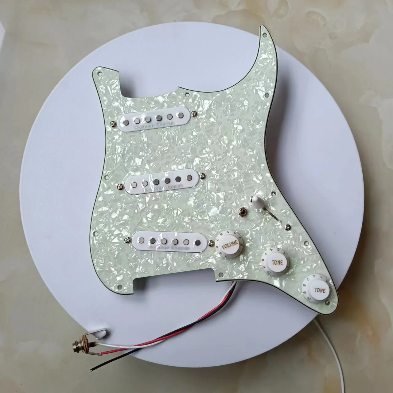 

Upgrade Prewired SSS Guitar Pickguard Set Multifunction Switch White SD Alnico Pickups Wiring Harness for Guitar