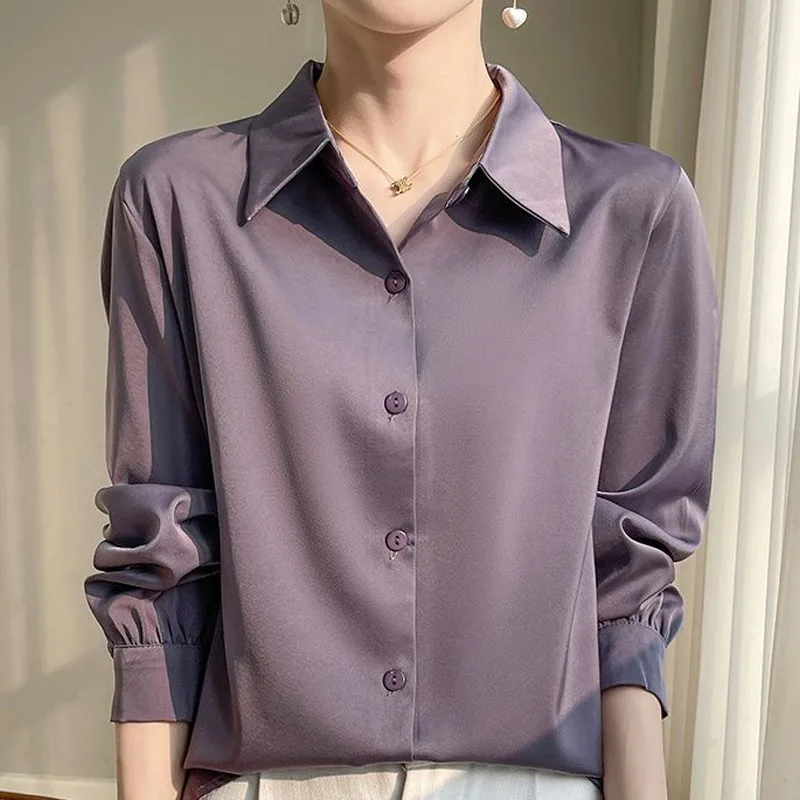 Новая молодежная универсальная блузка с воротником-поло на весну и осень