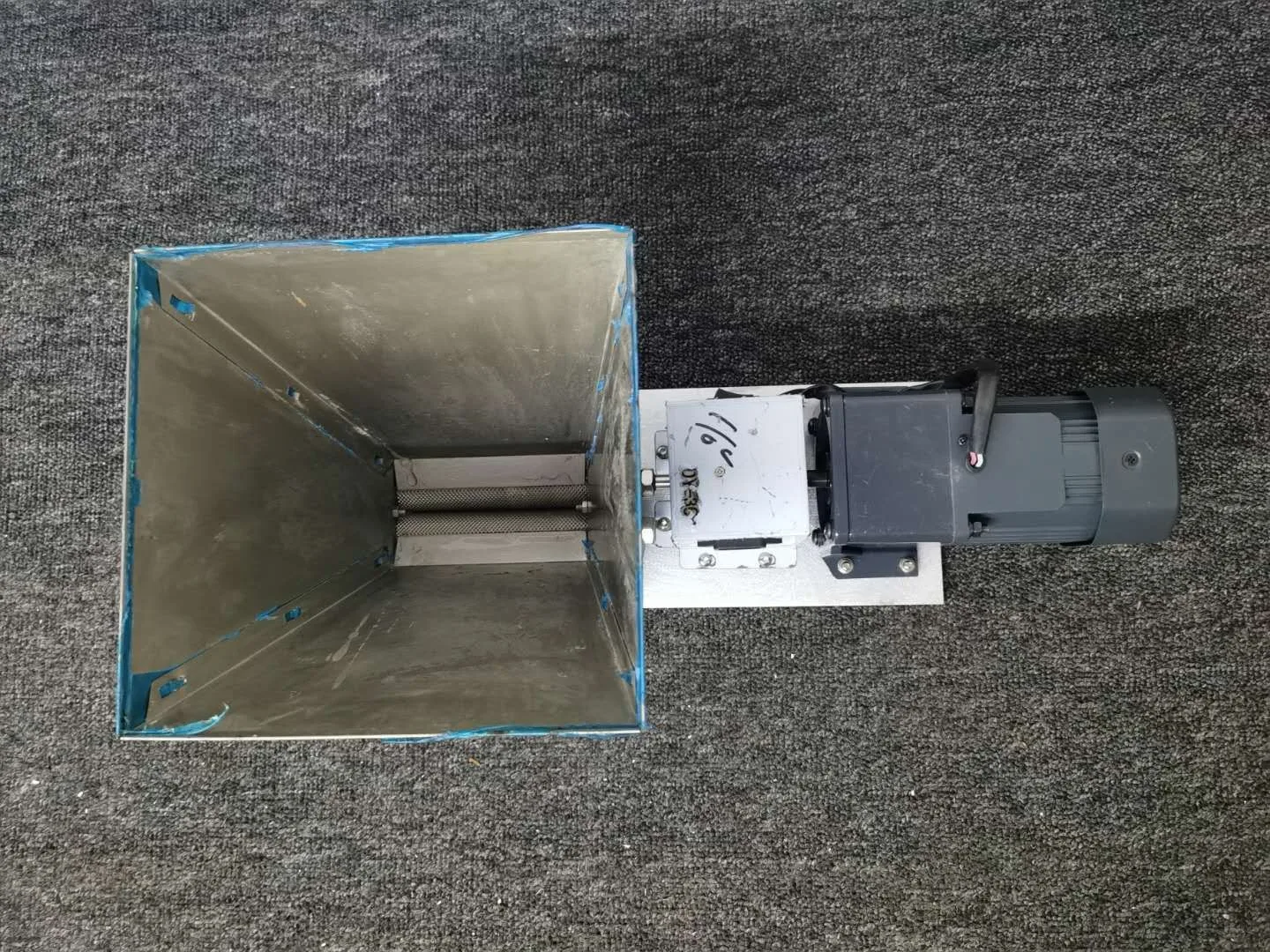 Дробилка для измельчения пеллет мельница ячменя дробилка зерна фрезерный станок