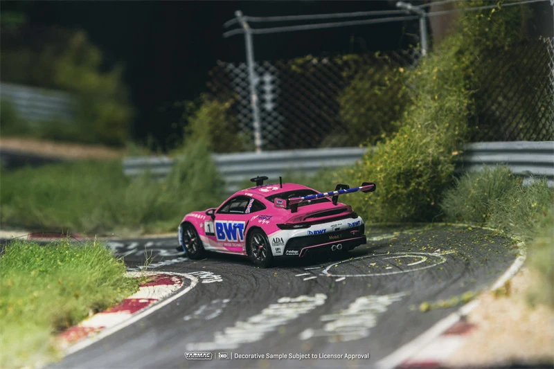 Фото Коллекционная модель автомобиля Tarmac Works 1:64 GT3 Cup Mobil 1 Supercup 2024/Lancer Evolution VI /Mobil 1 Supercup 2024 из сплава №3