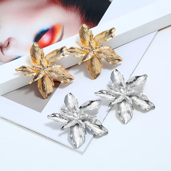 

Classic Simple Golden Silver Color Big Flower Dangle Drop Zinc Alloy Female Stud Earrings For Women Ladies Accessories