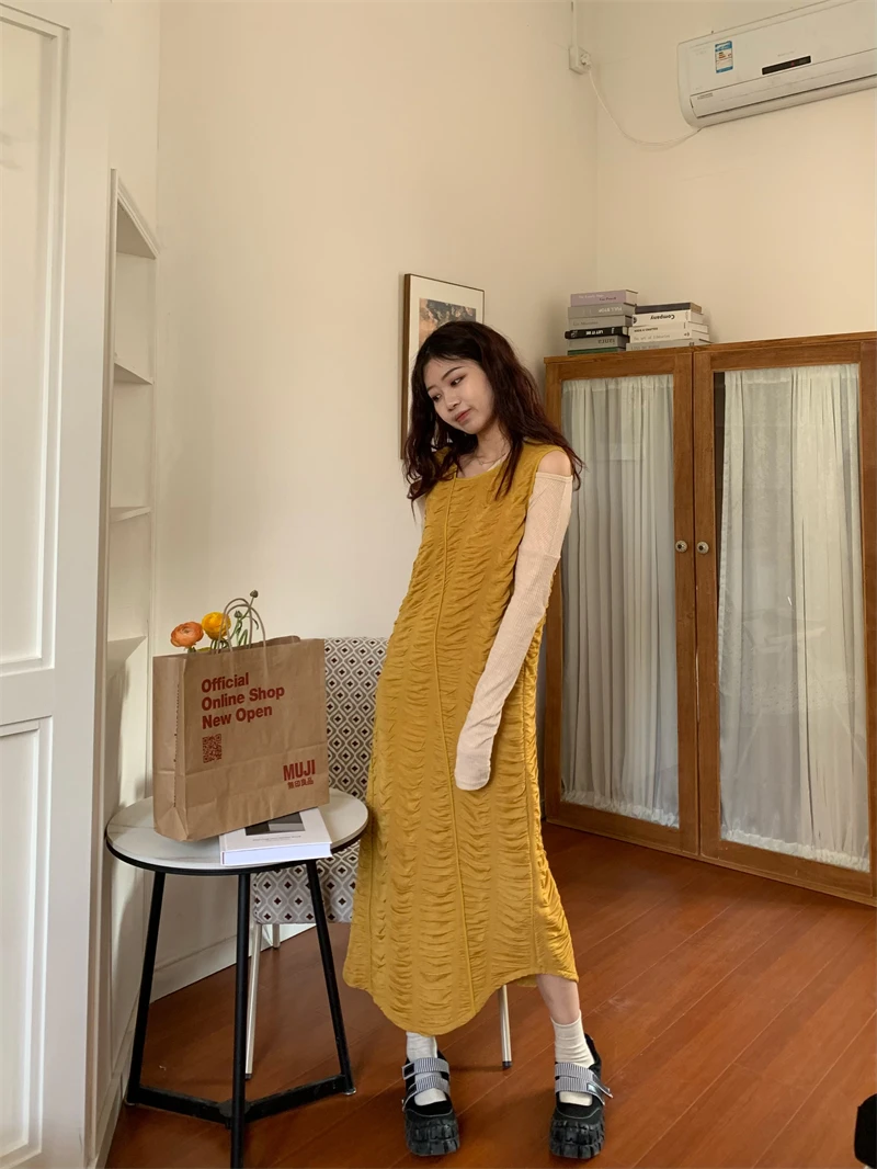 Roundshop | Юбка-петти тофу Уни вместе в текстурном платье-жилет 2 цвета