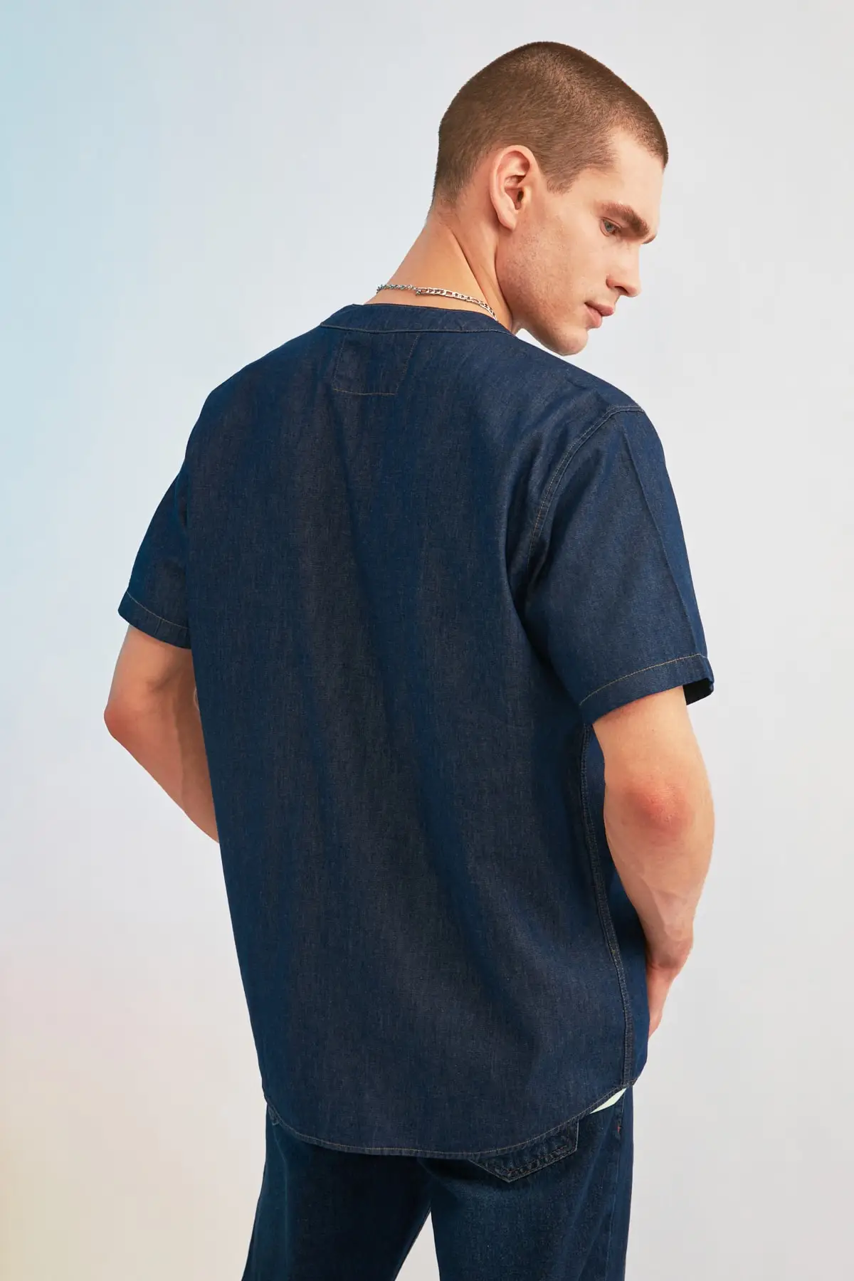 

Trendyol Men 'S Relax Fit Short-Sleeve Denim Shirt TMNSS21GO0568