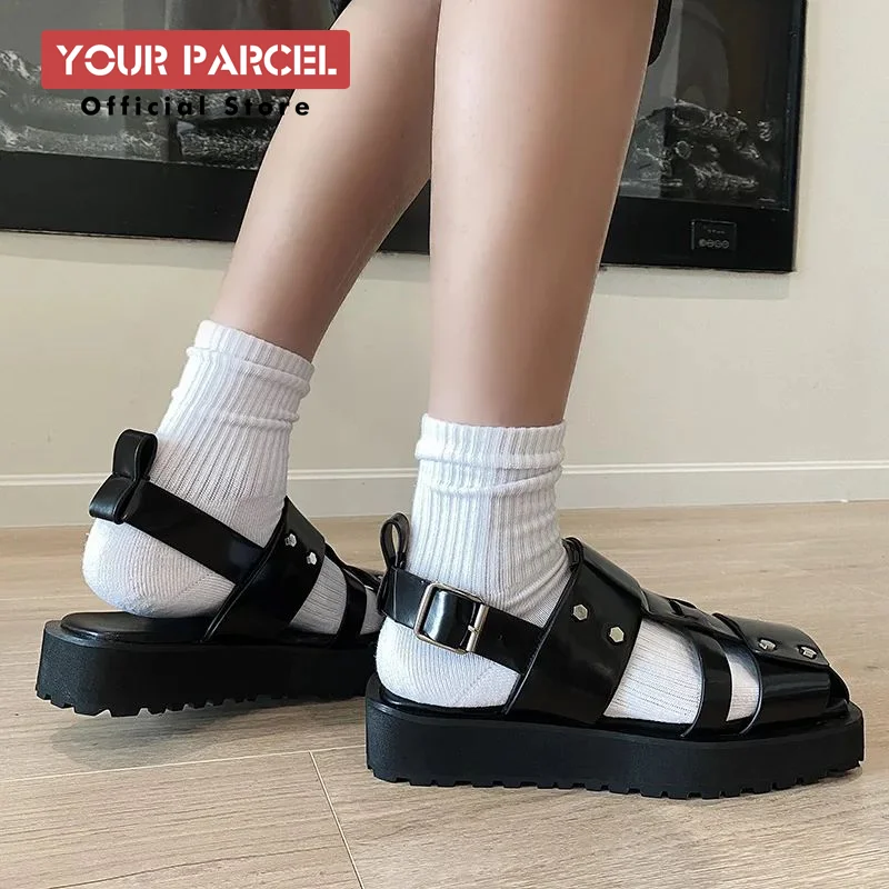 Сандалии с квадратным носком в стиле ретро