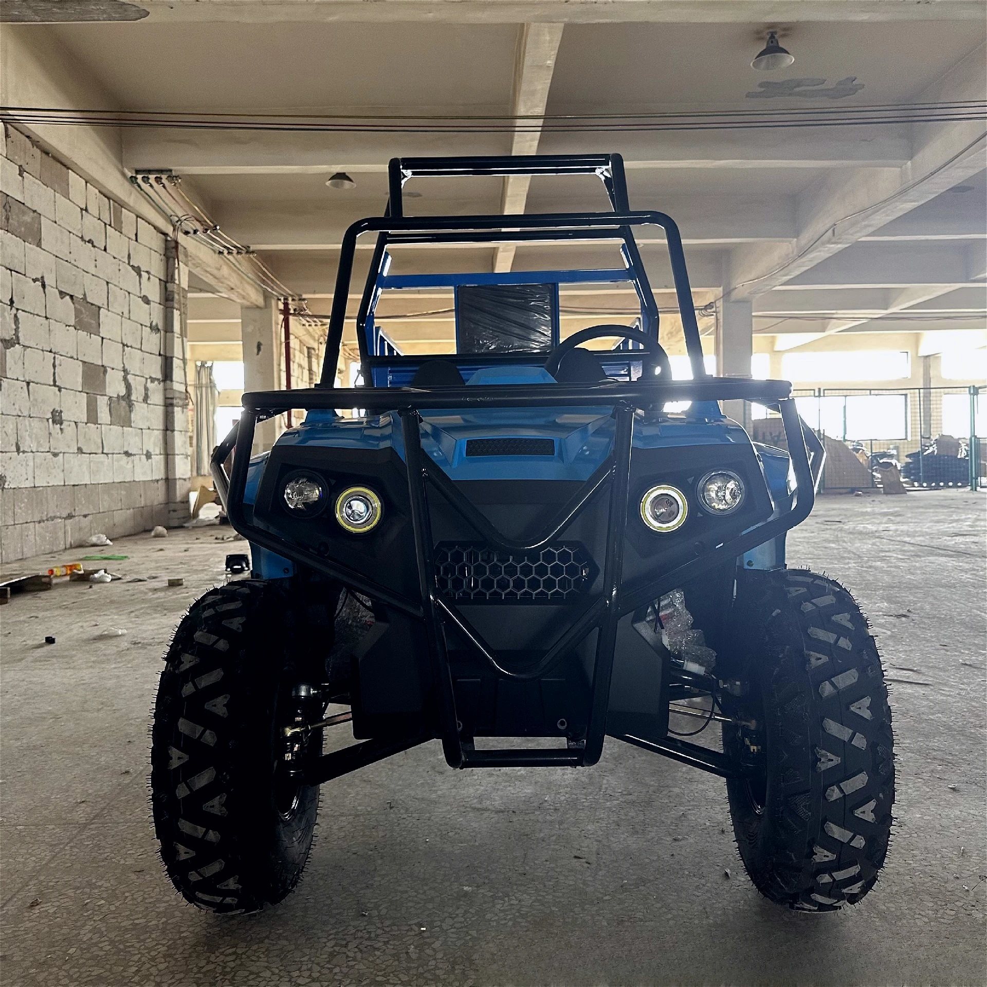 Фото Внедорожный квадроцикл (ATV/UTV) 200 куб. см для взрослых, полноприводный (4WD), багги для песчаных дюн с электростартером, утилитарный транспорт для фермерских работ №2