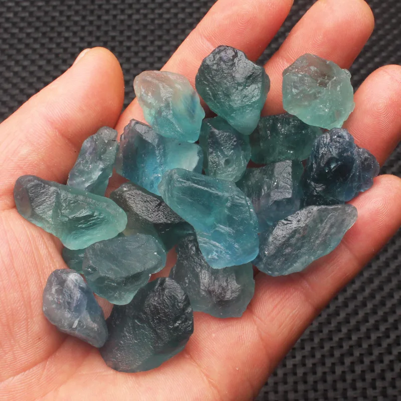 Натуральный зеленый флуоритный камень | Дом и сад