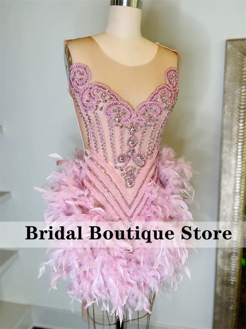 

Sparkly Short Pink Prom Dress 2023 Luxury Crystal Beading Rhinestones Feathers Sexy Birthday Cocktail Party Dress Robe De Bal