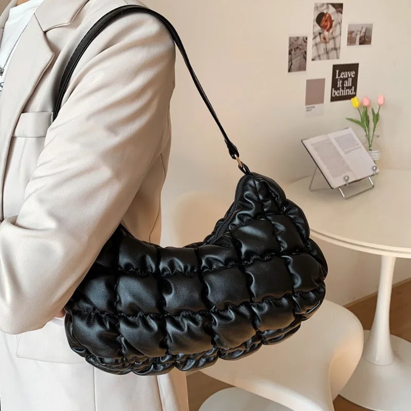 

YoReAi New Woman Fashion PU Casual Black Shoulder Bag Zipper Trend Dumplings Bags Street Mobile Phone Wallet Storage Package