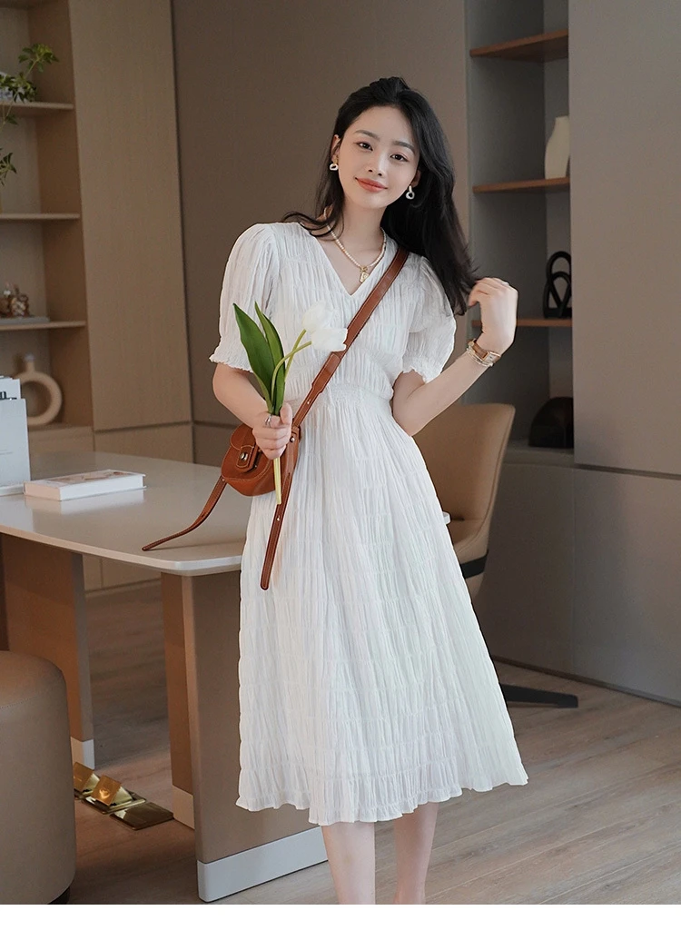 

2023 spring and summer women's clothing fashion new V-neck Dress 0511