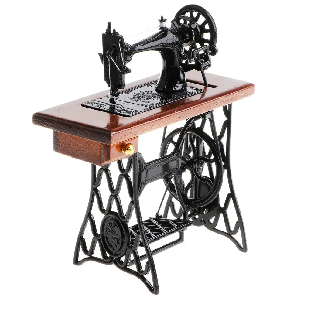 

1:10 Vintage Sewing Machine Mechanism Diecast Vehicle Model