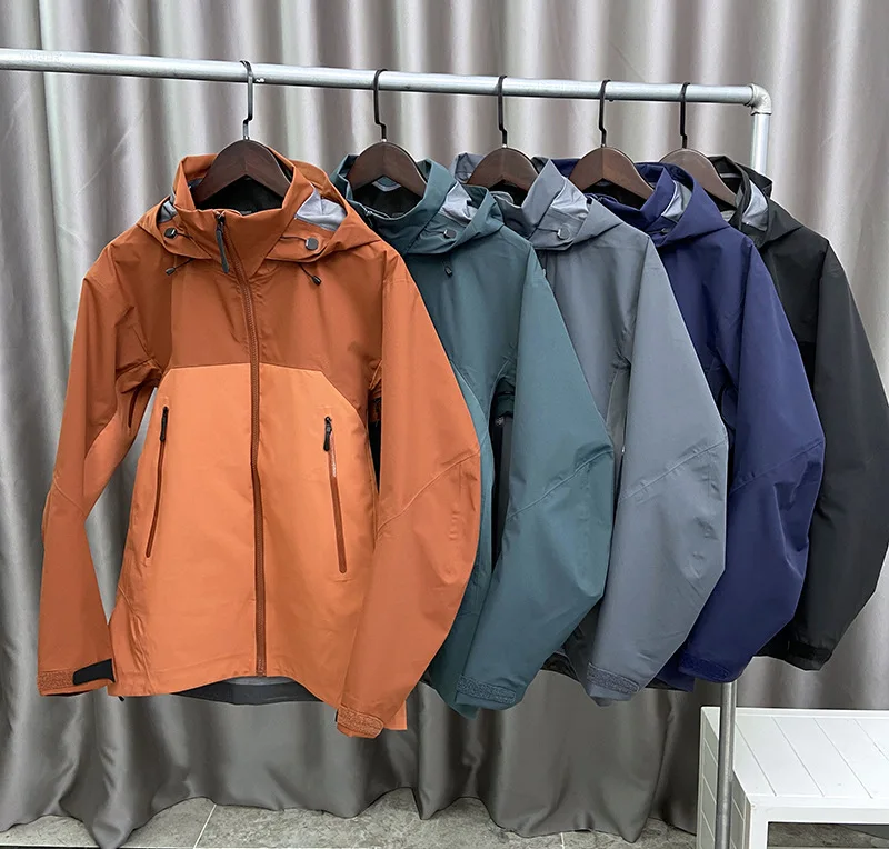 

Outdoor Beta AR Waterproof and Breathable Hard Shell Charge Coat Hooded Sports Fashion Jacket for Men