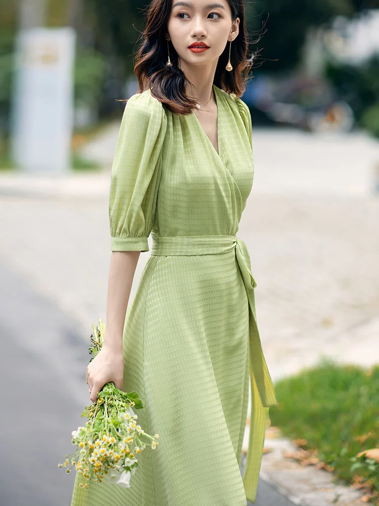 Luxurious green dress with slim waist, ladies' temperament, chic and stunning high-definition long skirt.