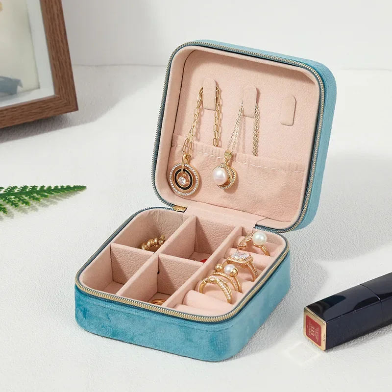 Фото Velvet Jewelry Box For Women Necklace Ring Earrings Organizer Holder Travel Portable Zipper Square Jewelry Storage Case №4