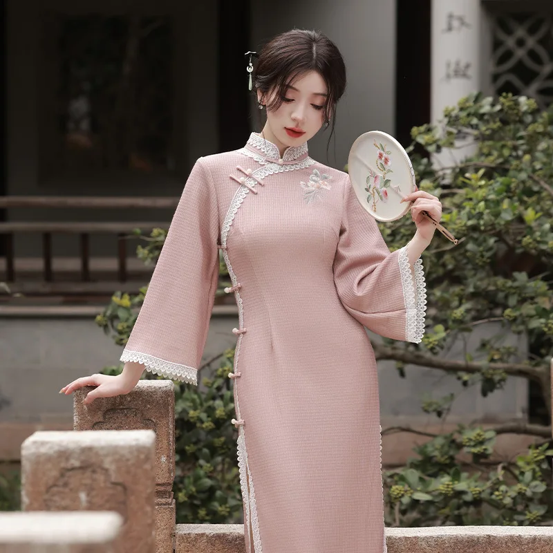 Женское трикотажное платье-Ципао с кружевной аппликацией и вышивкой