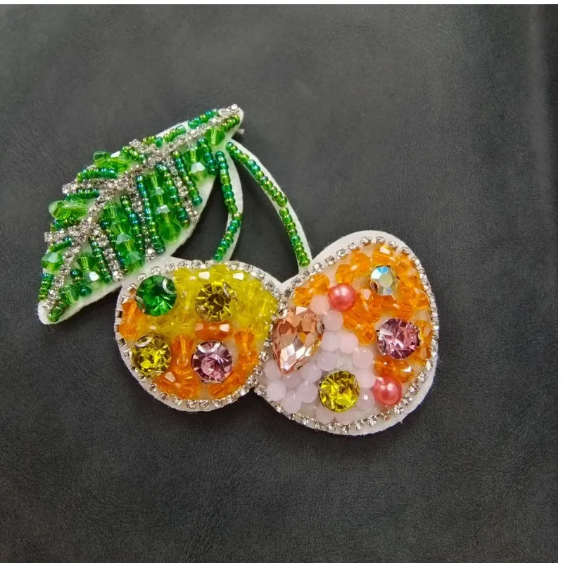 Вишневый шитье