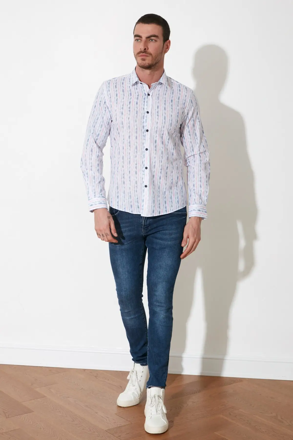 

Trendyol Male Slim Fit Shirt TMNSS21GO0095