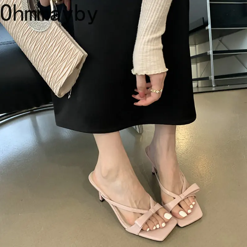 

Летние дизайнерские женские тапочки, модные уличные стильные сандалии на тонком высоком каблуке, Женские Элегантные классические гладиаторские туфли