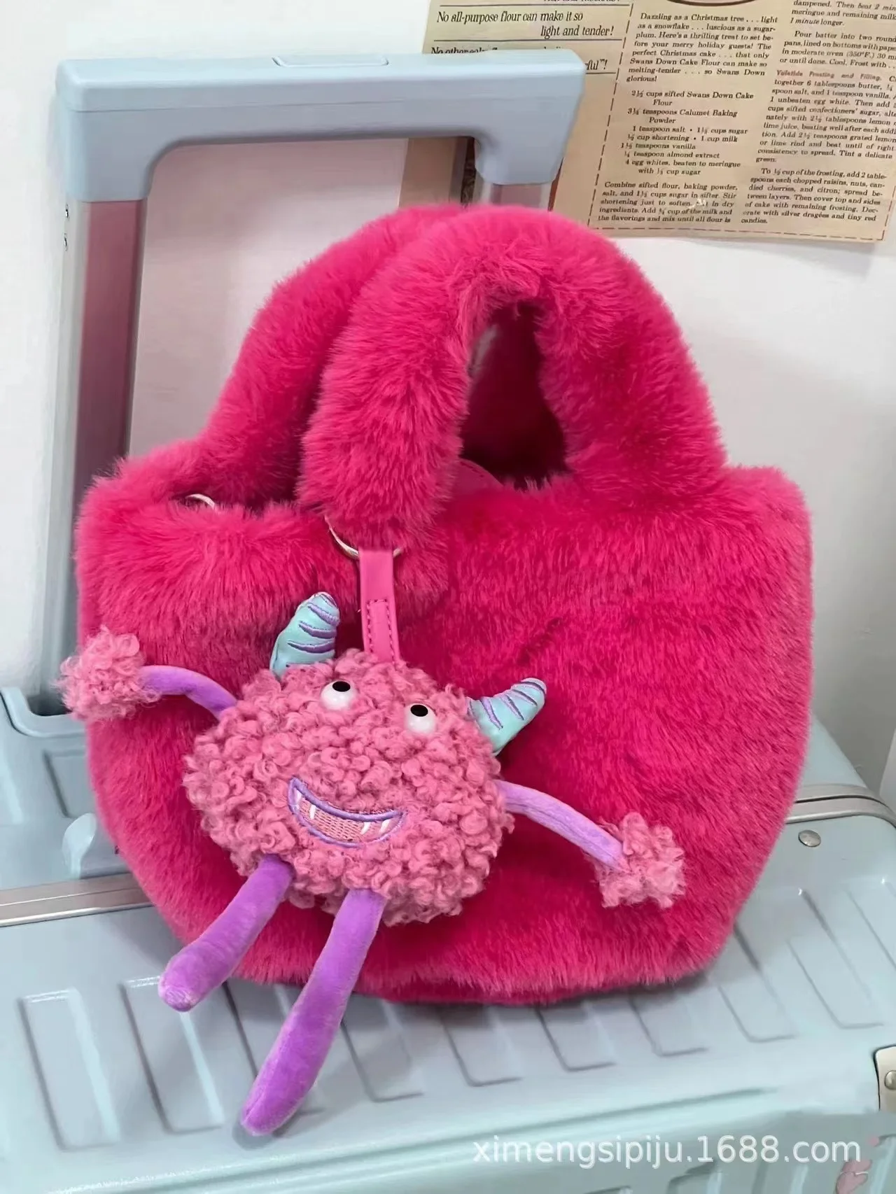 

Autumn Winter Women's Handbag Pink Color Faux Fur Soft Bucket Bag Lady Purse Party Clutch Bag Female Shoulder Crossbody Bag