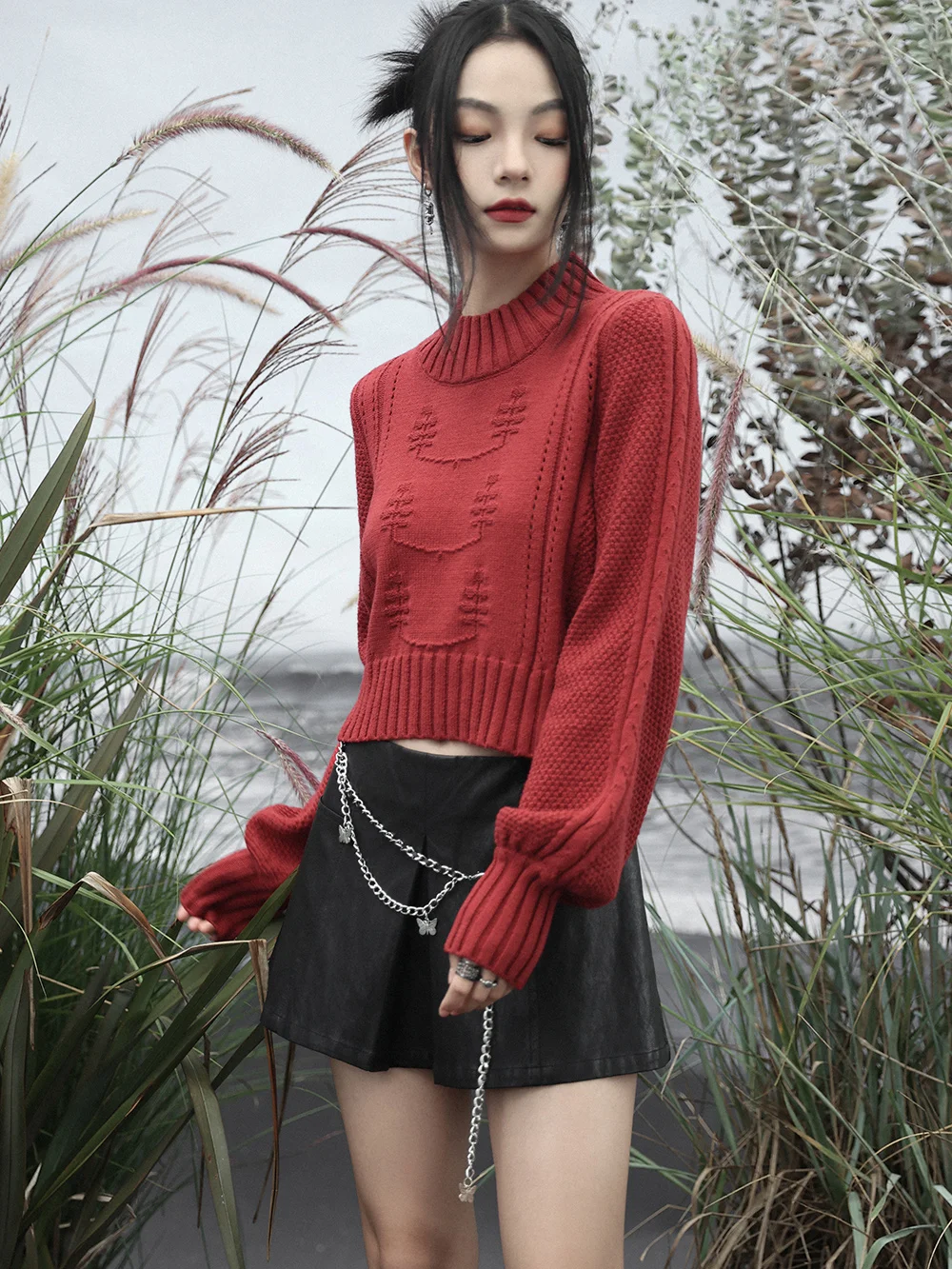 Черный свитер с рукавами-фонариками женский свободный короткий топ высокой